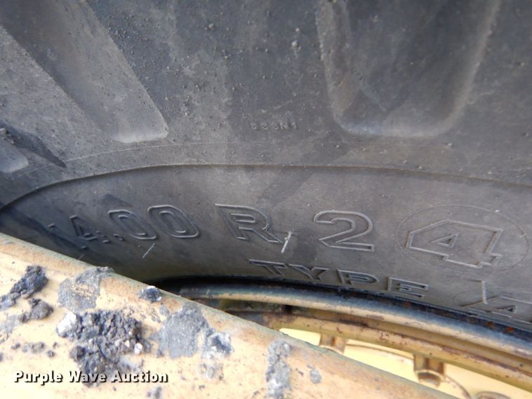 image for item KO9255 1994 Caterpillar BG-210B  paver