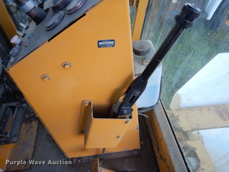 image for item KO9256 2001 Rosco  broom