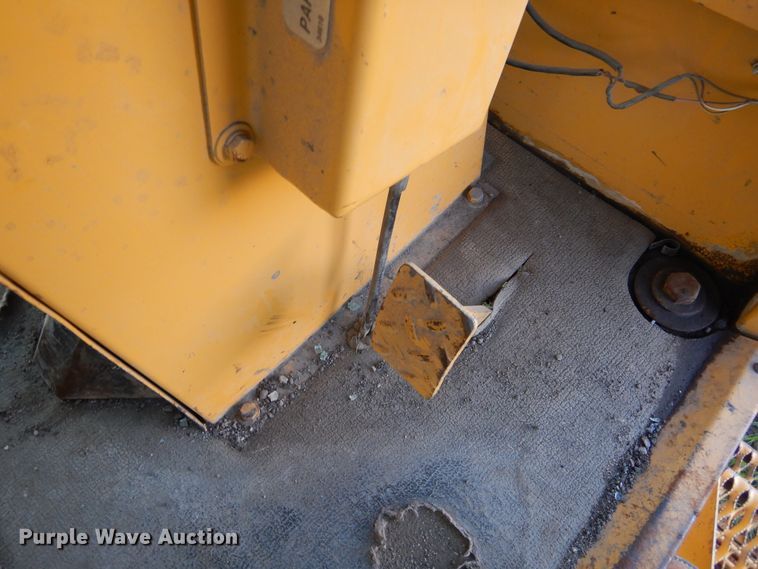 image for item KO9256 2001 Rosco  broom