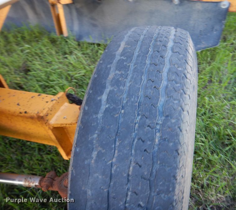 image for item KO9256 2001 Rosco  broom