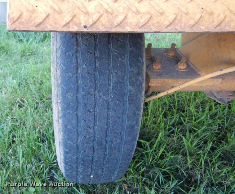 image for item KO9256 2001 Rosco  broom