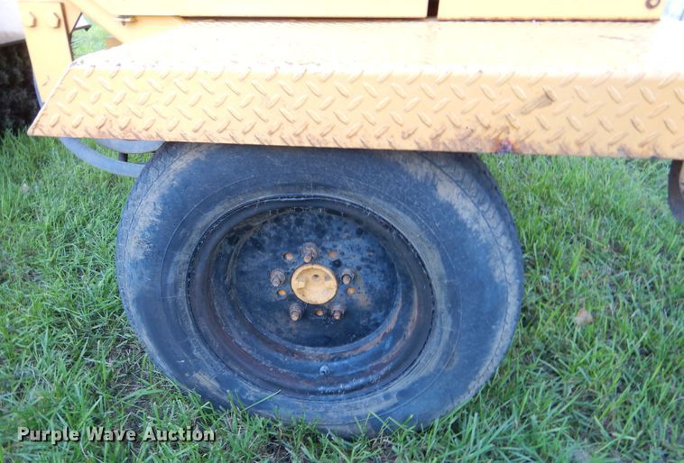 image for item KO9256 2001 Rosco  broom