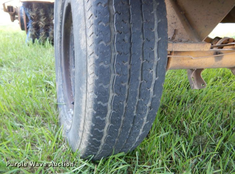 image for item KO9256 2001 Rosco  broom