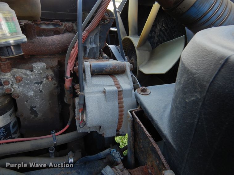 image for item KO9257 2001 Freightliner FL70  truck cab and chassis