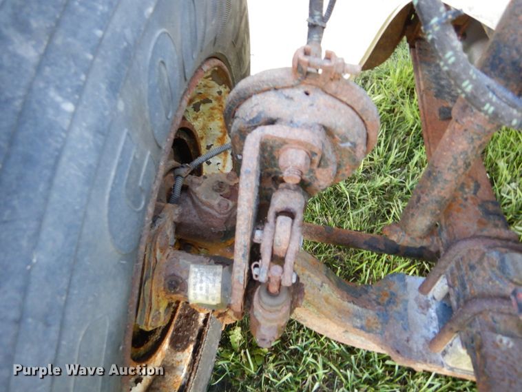 image for item KO9257 2001 Freightliner FL70  truck cab and chassis