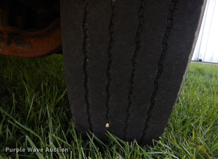 image for item KO9257 2001 Freightliner FL70  truck cab and chassis