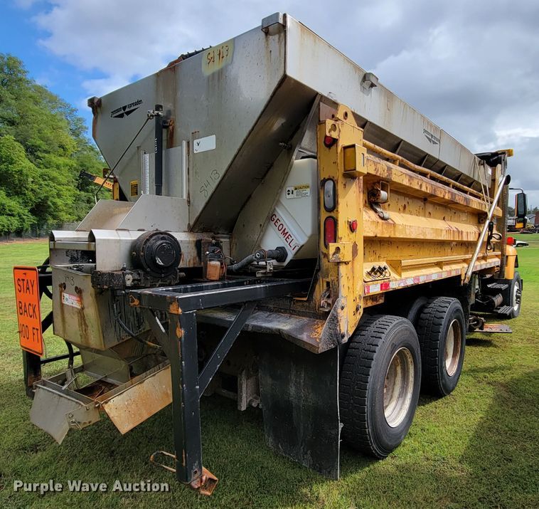 image for item KQ9198 2005 International 7400  dump truck