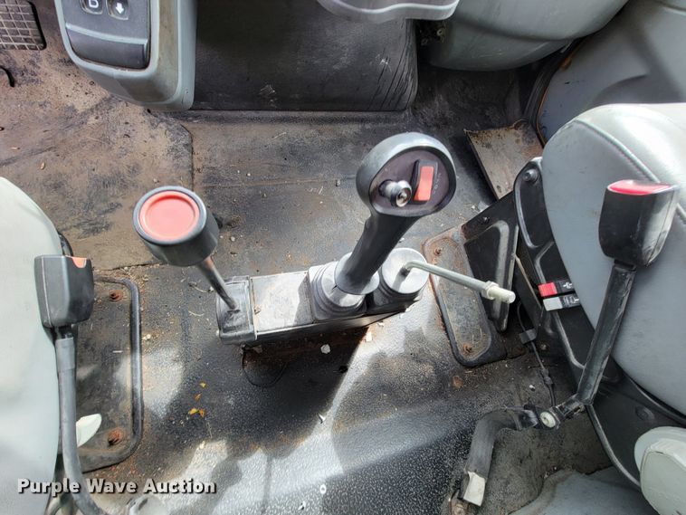 image for item KQ9198 2005 International 7400  dump truck