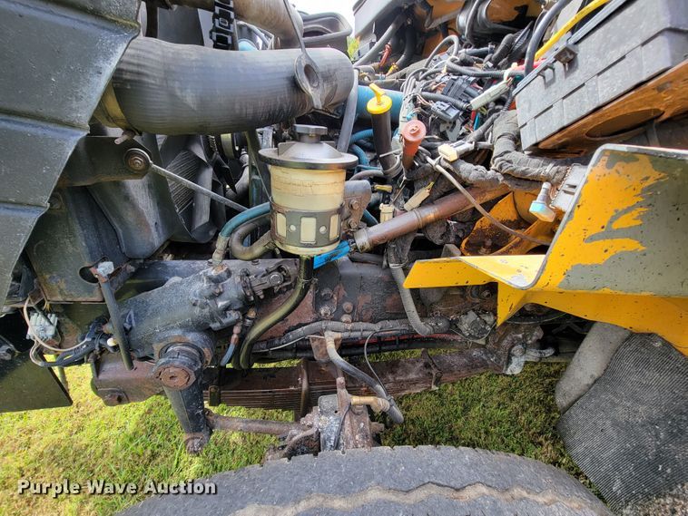 image for item KQ9198 2005 International 7400  dump truck