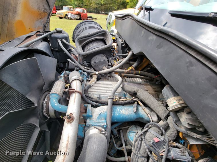 image for item KQ9198 2005 International 7400  dump truck