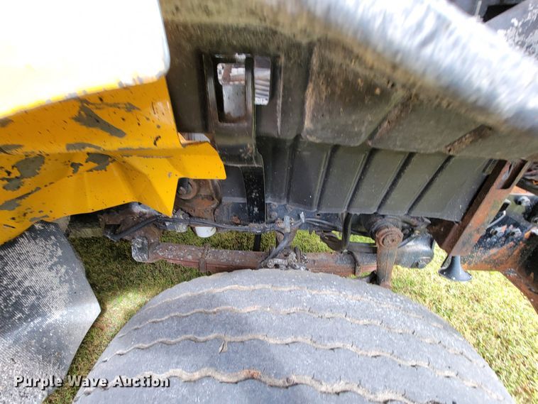 image for item KQ9198 2005 International 7400  dump truck