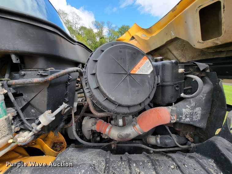 image for item KQ9198 2005 International 7400  dump truck