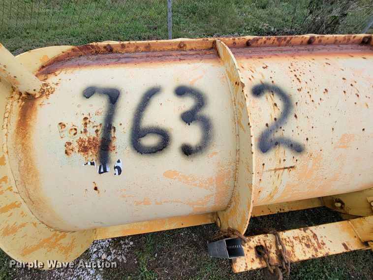 image for item KQ9198 2005 International 7400  dump truck