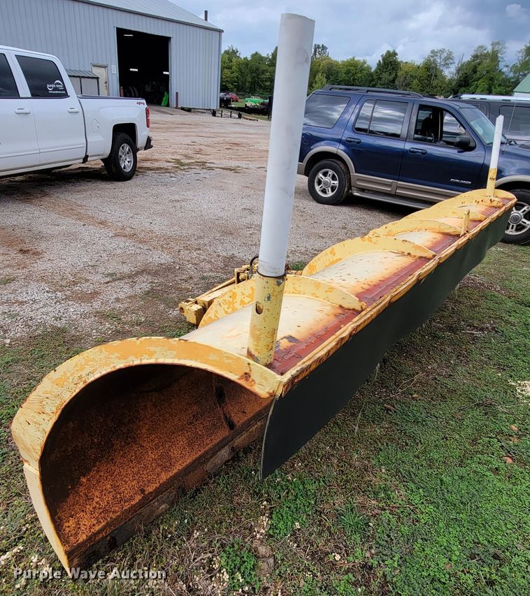 image for item KQ9198 2005 International 7400  dump truck