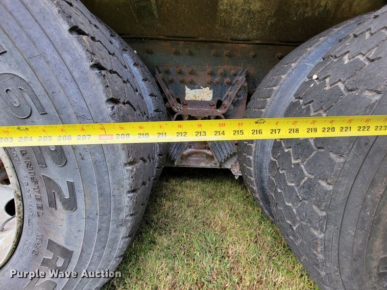 image for item KQ9198 2005 International 7400  dump truck