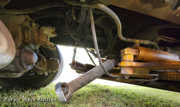 image for item KQ9198 2005 International 7400  dump truck