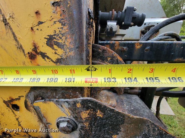 image for item KQ9198 2005 International 7400  dump truck