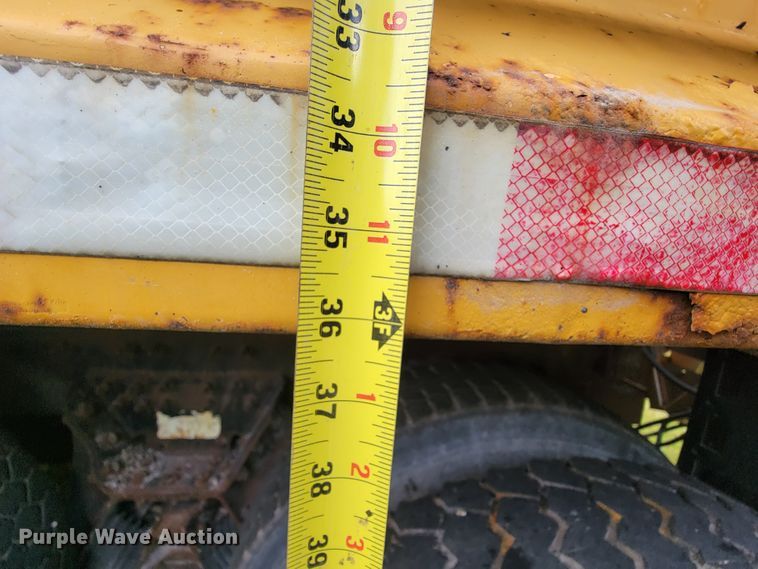 image for item KQ9198 2005 International 7400  dump truck