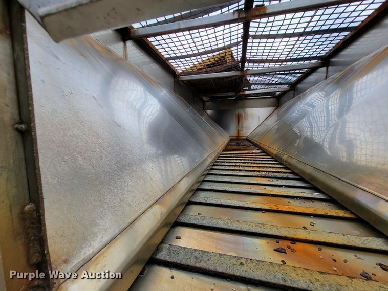 image for item KQ9198 2005 International 7400  dump truck