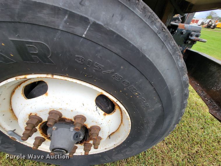 image for item KQ9198 2005 International 7400  dump truck