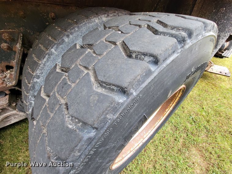 image for item KQ9198 2005 International 7400  dump truck