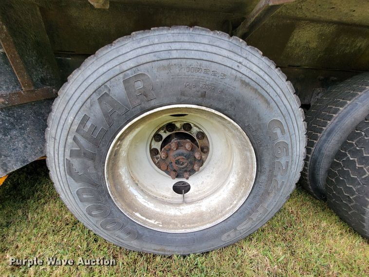 image for item KQ9198 2005 International 7400  dump truck