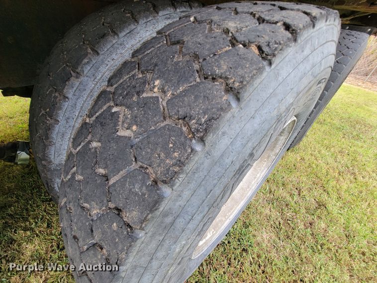 image for item KQ9198 2005 International 7400  dump truck