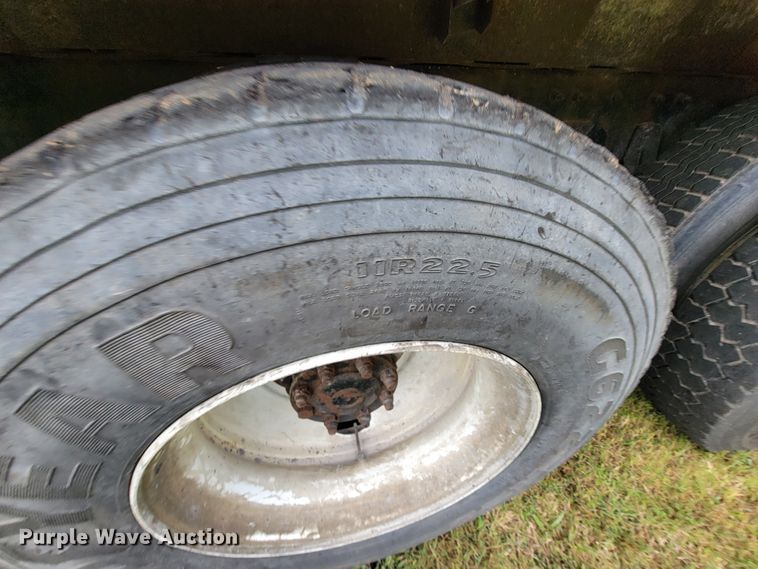 image for item KQ9198 2005 International 7400  dump truck