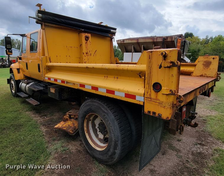 image for item KQ9199 2005 International 7400  Crew Cab dump truck