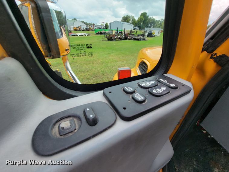 image for item KQ9199 2005 International 7400  Crew Cab dump truck