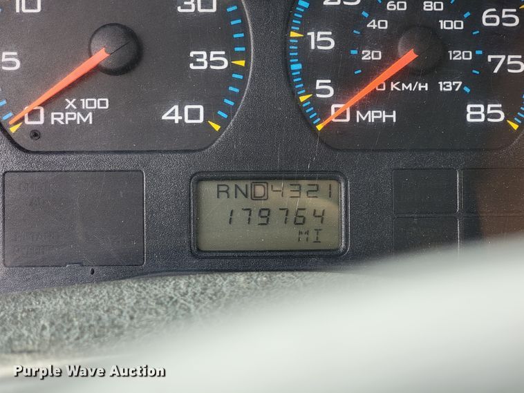 image for item KQ9199 2005 International 7400  Crew Cab dump truck