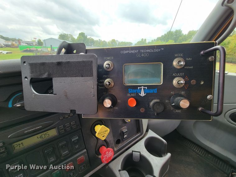 image for item KQ9199 2005 International 7400  Crew Cab dump truck