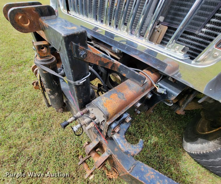 image for item KQ9199 2005 International 7400  Crew Cab dump truck