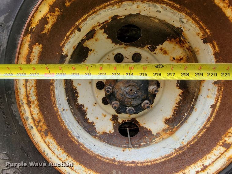 image for item KQ9199 2005 International 7400  Crew Cab dump truck