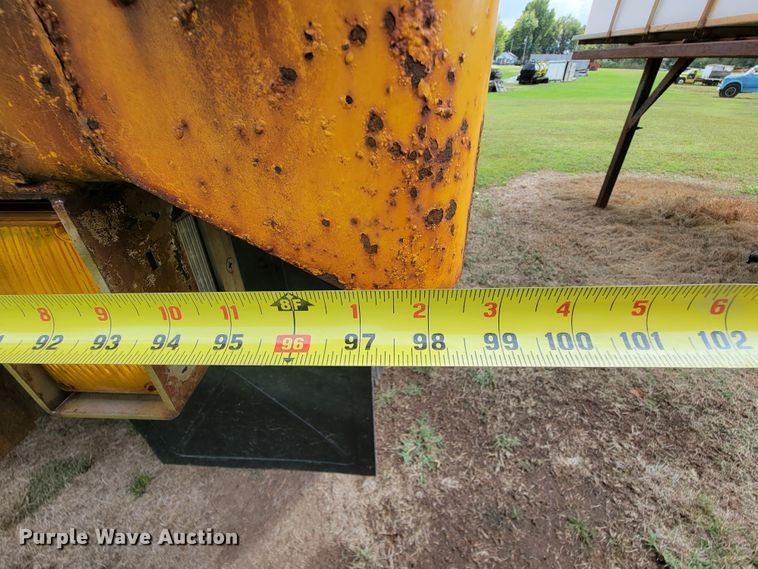 image for item KQ9199 2005 International 7400  Crew Cab dump truck