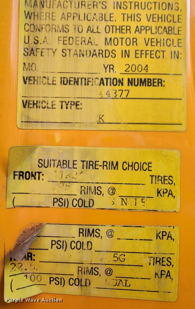 image for item KQ9199 2005 International 7400  Crew Cab dump truck