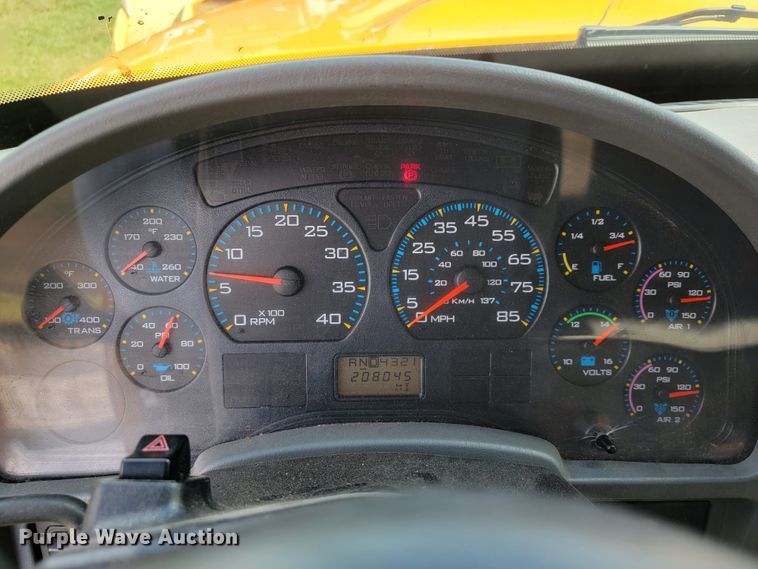 image for item KQ9200 2005 International 7400  Crew Cab dump truck