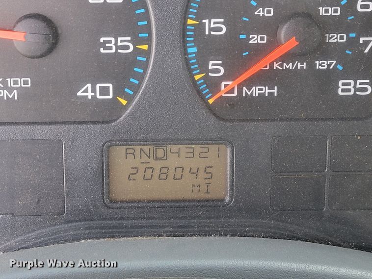 image for item KQ9200 2005 International 7400  Crew Cab dump truck