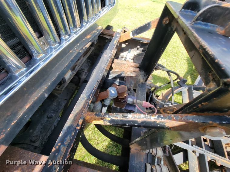 image for item KQ9200 2005 International 7400  Crew Cab dump truck