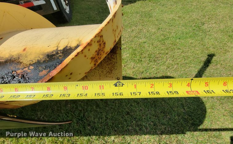 image for item KQ9200 2005 International 7400  Crew Cab dump truck