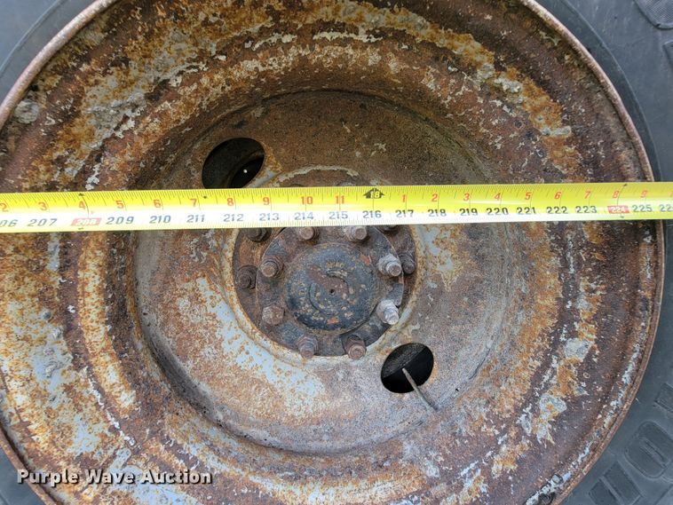 image for item KQ9200 2005 International 7400  Crew Cab dump truck