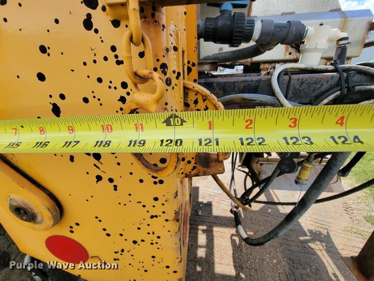 image for item KQ9200 2005 International 7400  Crew Cab dump truck