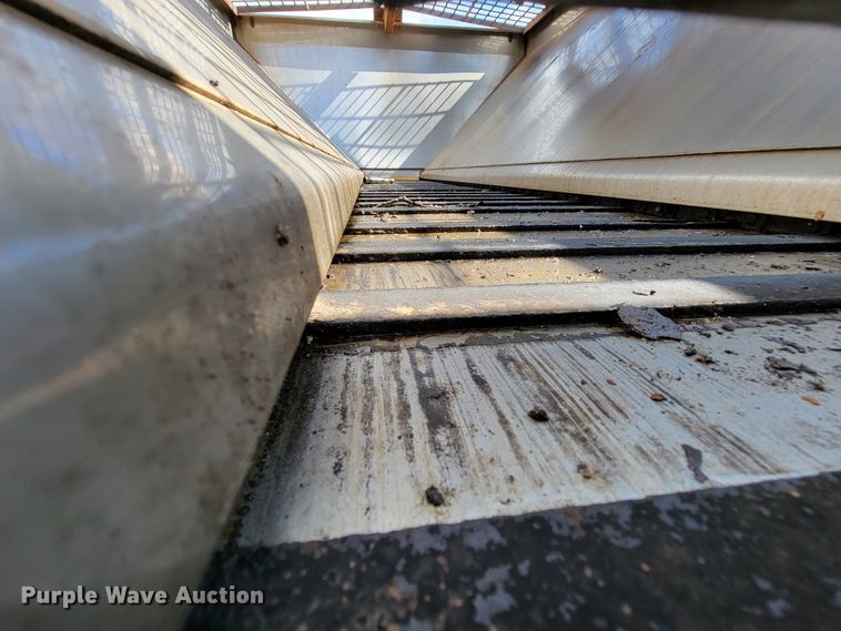 image for item KQ9200 2005 International 7400  Crew Cab dump truck