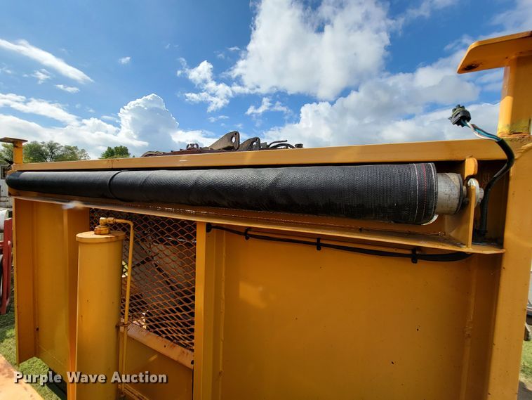 image for item KQ9200 2005 International 7400  Crew Cab dump truck