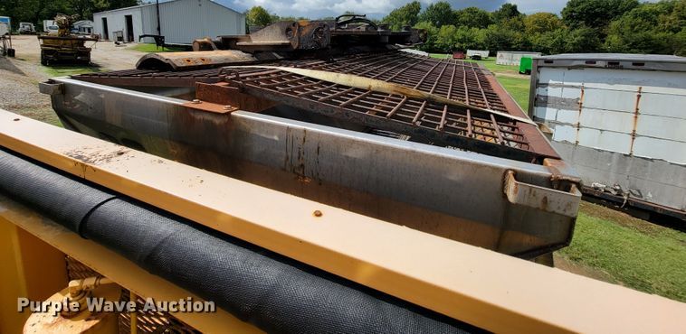 image for item KQ9200 2005 International 7400  Crew Cab dump truck