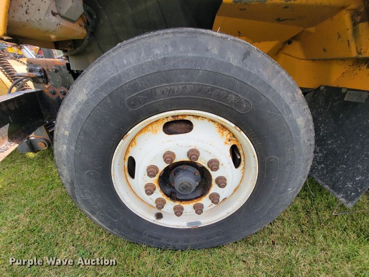 image for item KQ9200 2005 International 7400  Crew Cab dump truck