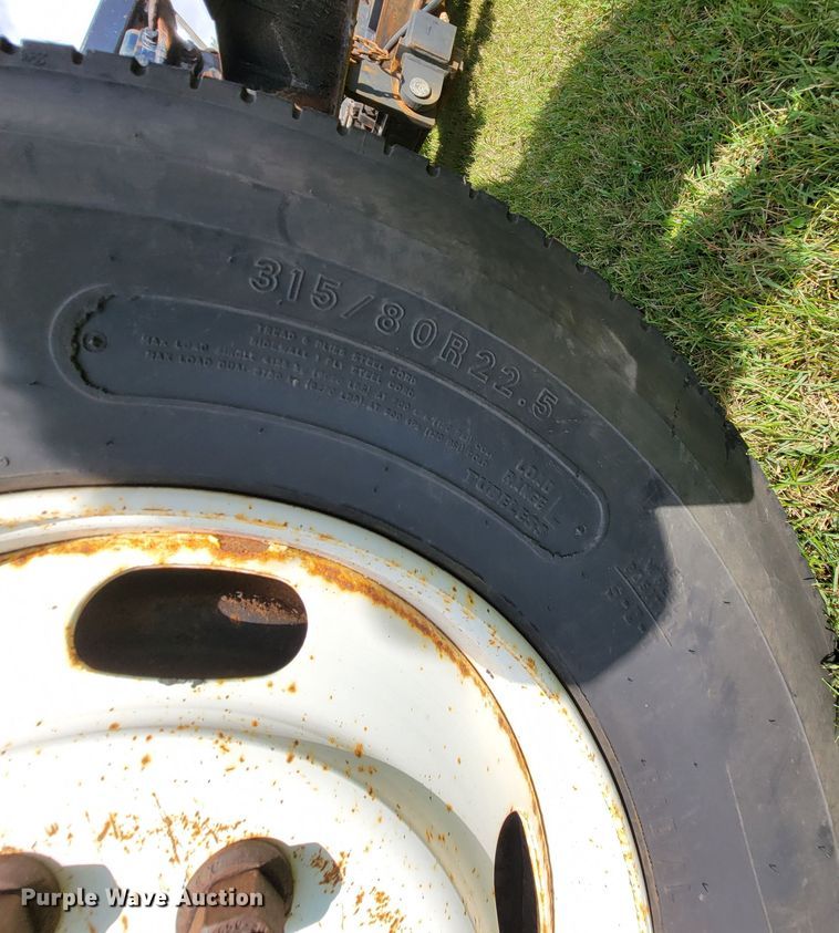 image for item KQ9200 2005 International 7400  Crew Cab dump truck