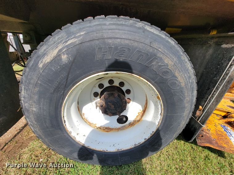 image for item KQ9200 2005 International 7400  Crew Cab dump truck