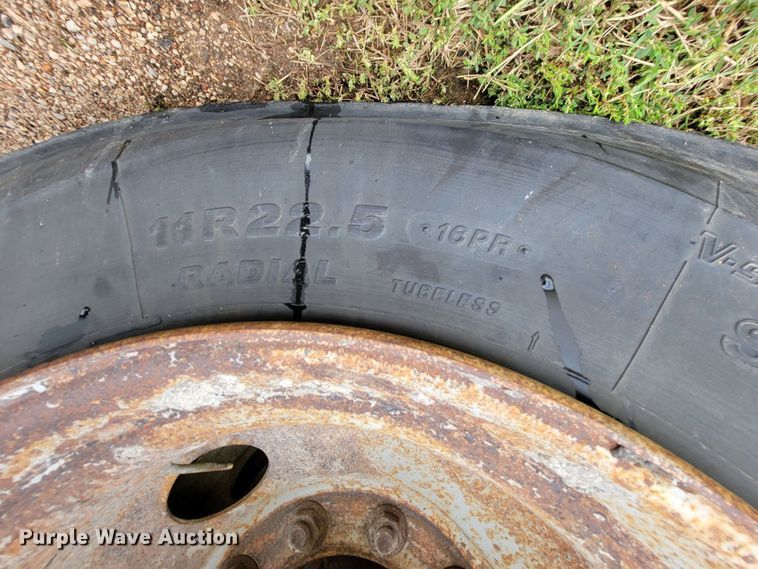 image for item KQ9200 2005 International 7400  Crew Cab dump truck