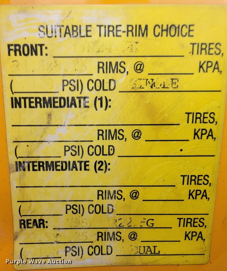 image for item KQ9200 2005 International 7400  Crew Cab dump truck